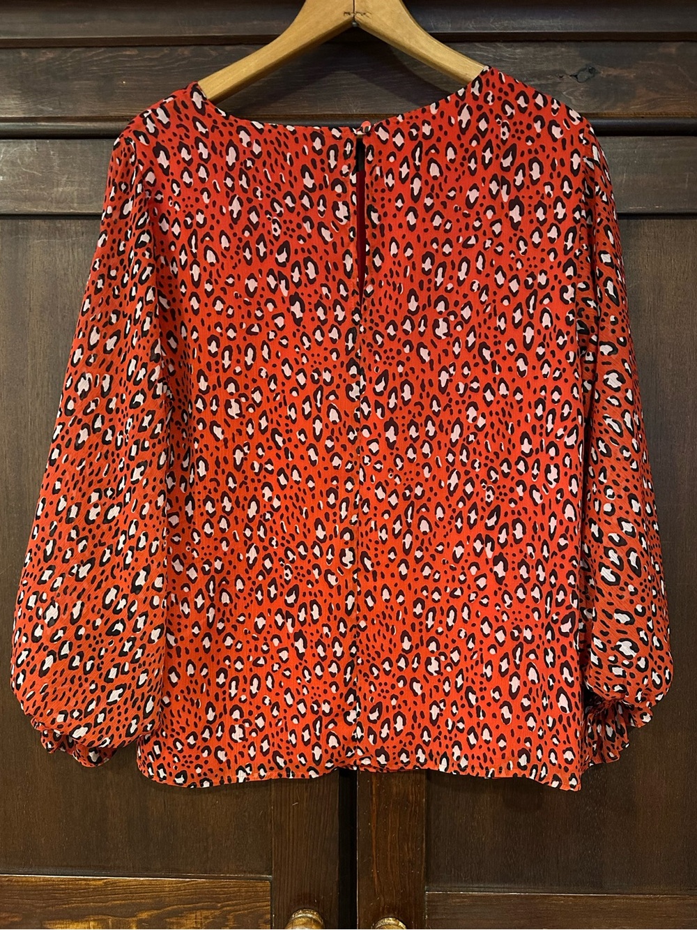Sanctuary • women’s blouse • top • back button • extra button • flowy - Picture 2 of 8